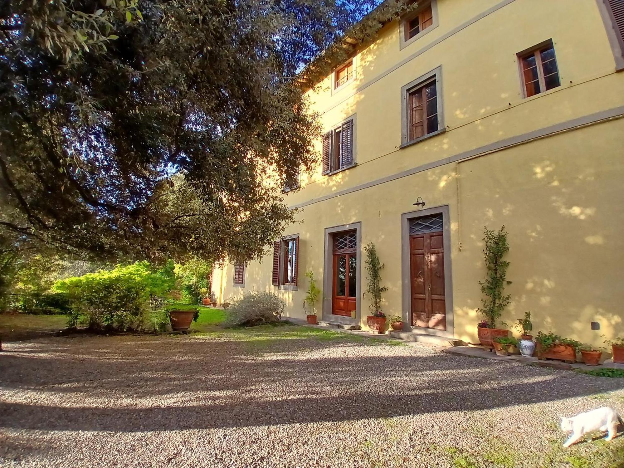 Agriturismo Villa Gorgognano Черталдо Екстериор снимка